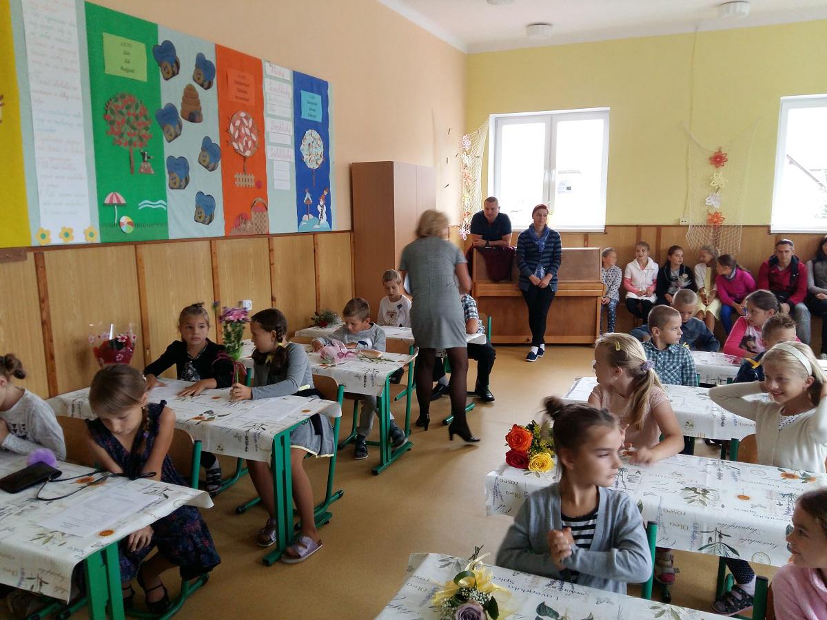 Fotogaléria Začiatok školského roka ZŠ - september 2016 (7) Začiatok školského roka ZŠ - september 2016