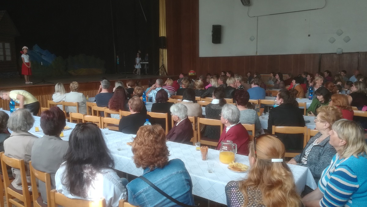 Fotogaléria Posedenie pri príležitosti dňa matiek - máj 2018 (5) Posedenie pri príležitosti dňa matiek - máj 2018